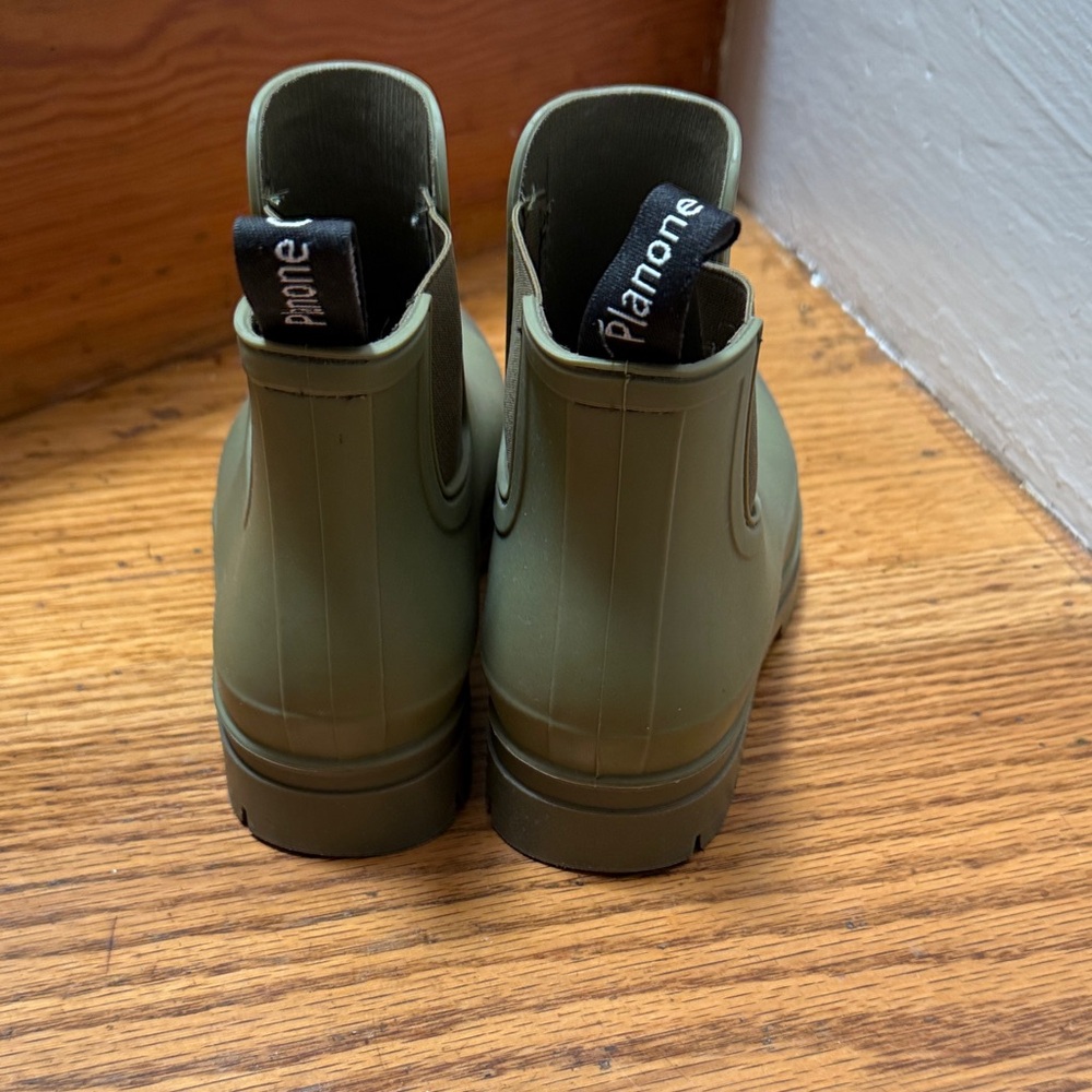 Women's Olive Green Chelsea Rain Boots with Pull Tabs - Picture 2 of 2